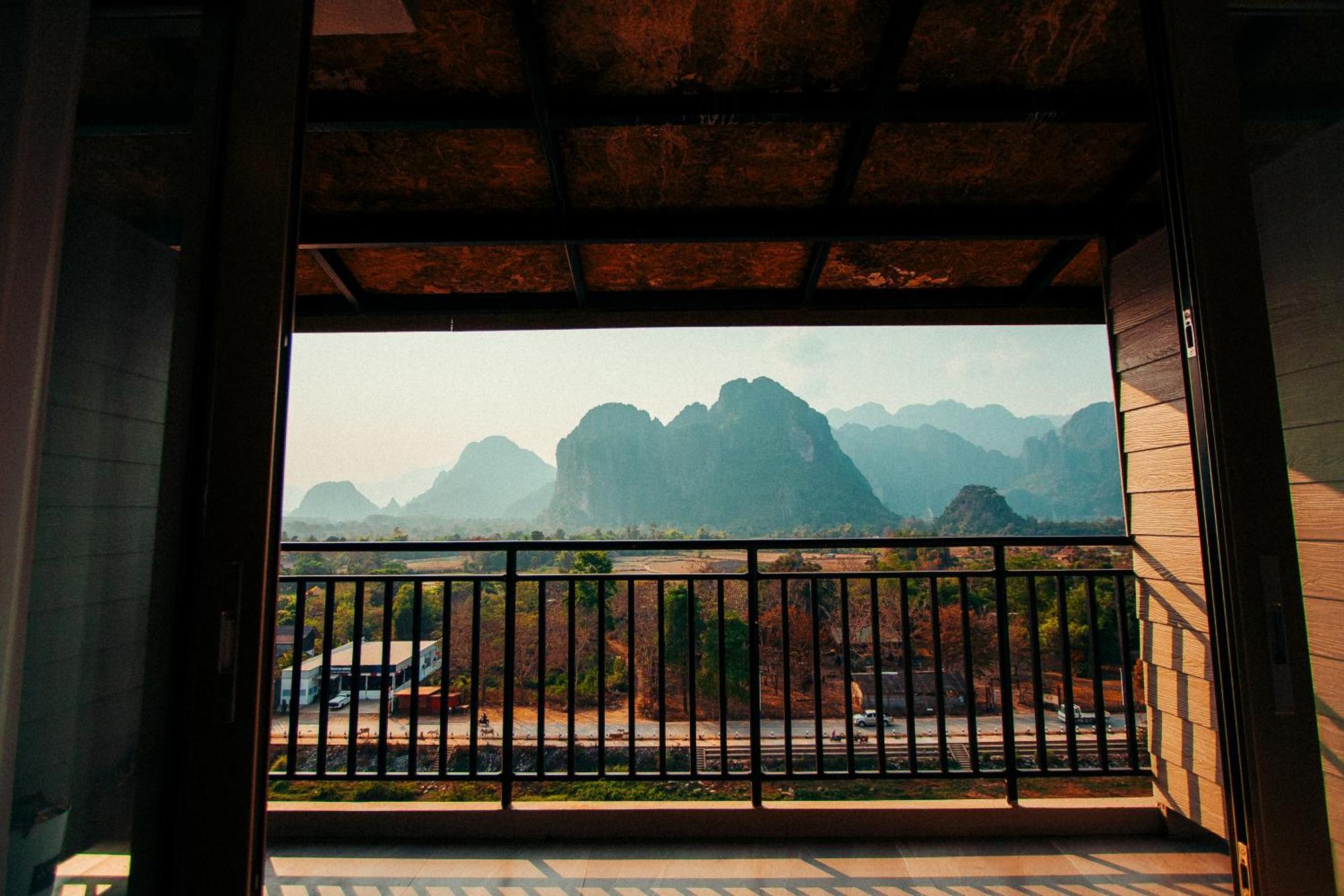 The Elephant Crossing Hotel Vang Vieng Exterior foto
