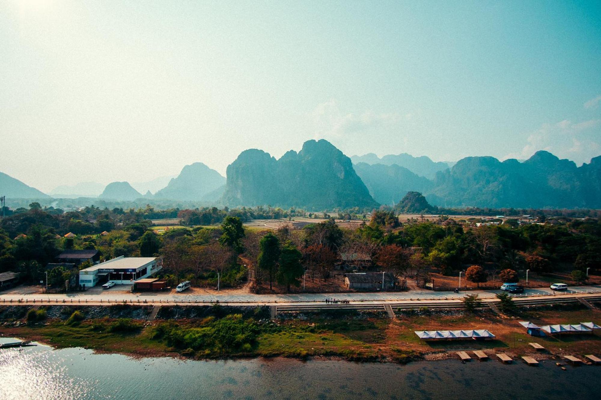 The Elephant Crossing Hotel Vang Vieng Exterior foto