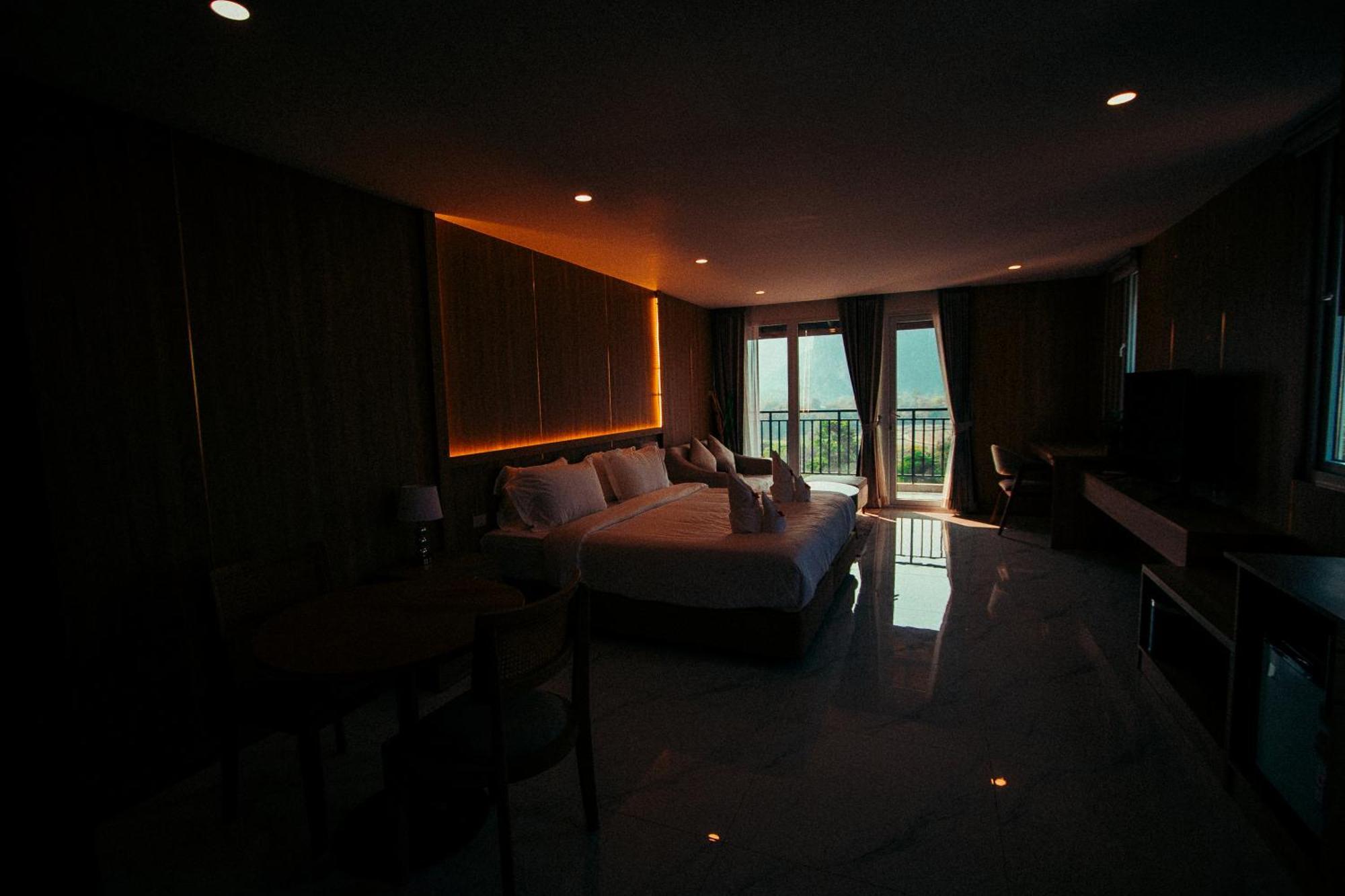The Elephant Crossing Hotel Vang Vieng Exterior foto