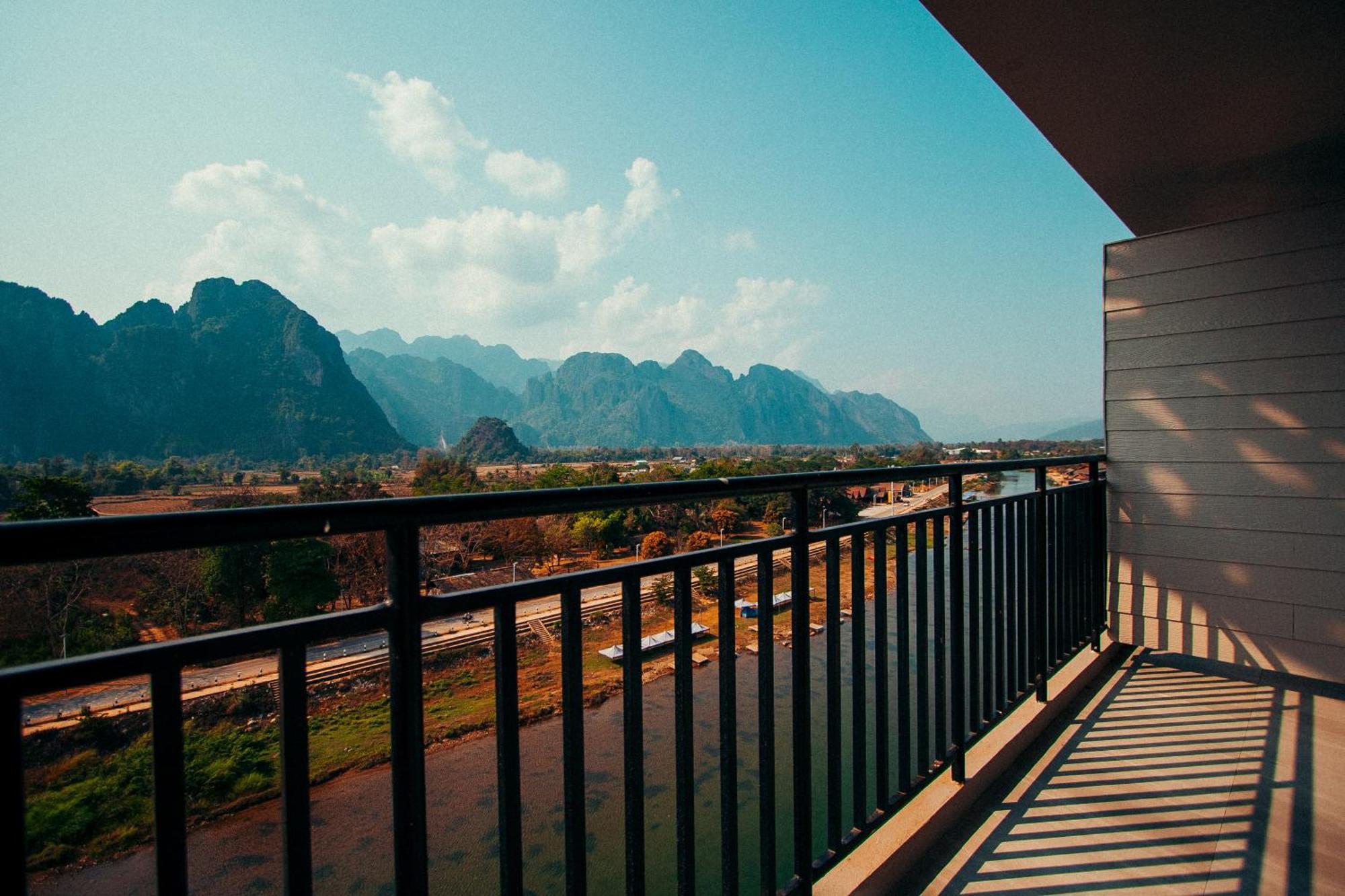 The Elephant Crossing Hotel Vang Vieng Exterior foto