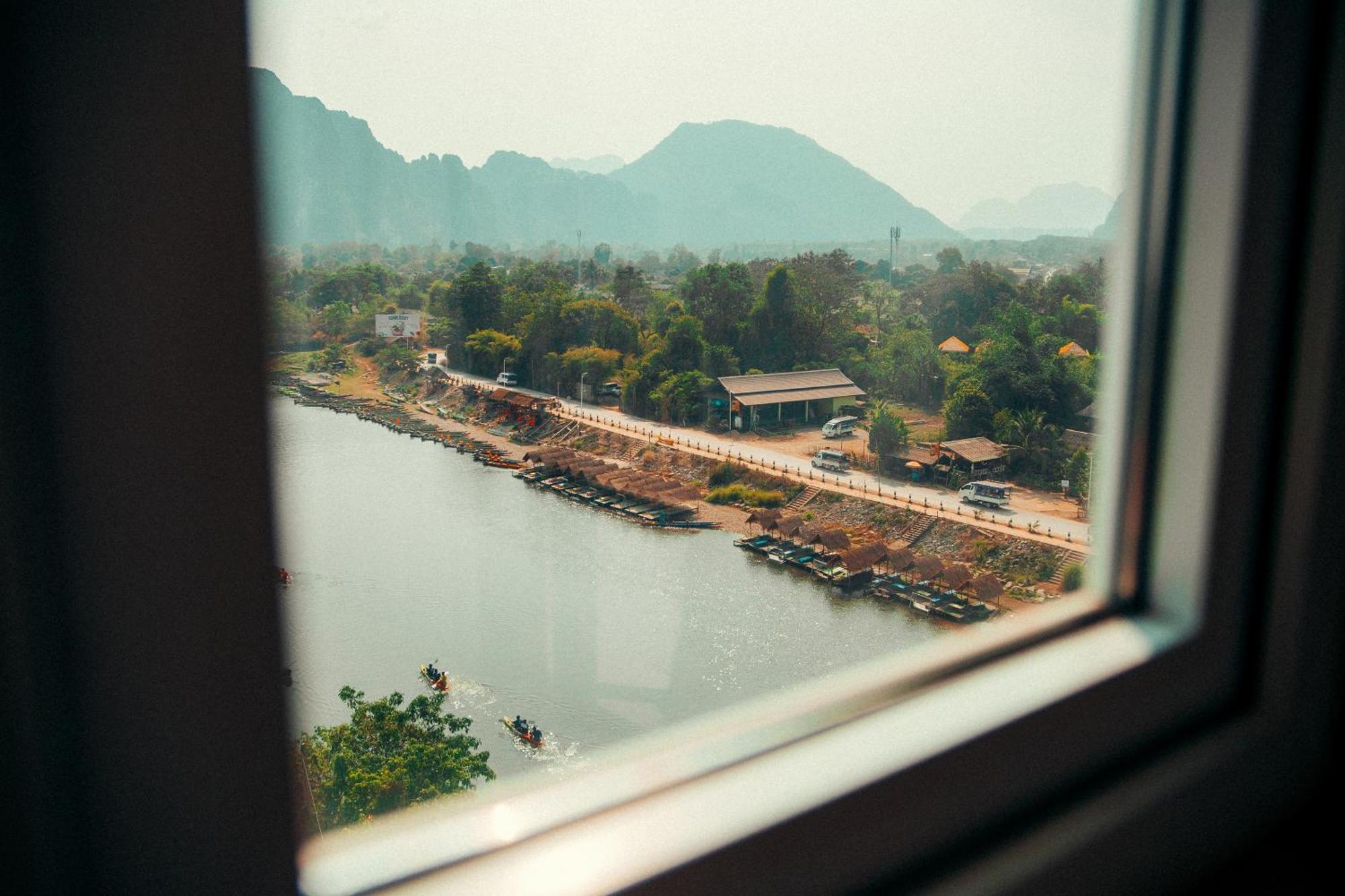 The Elephant Crossing Hotel Vang Vieng Exterior foto