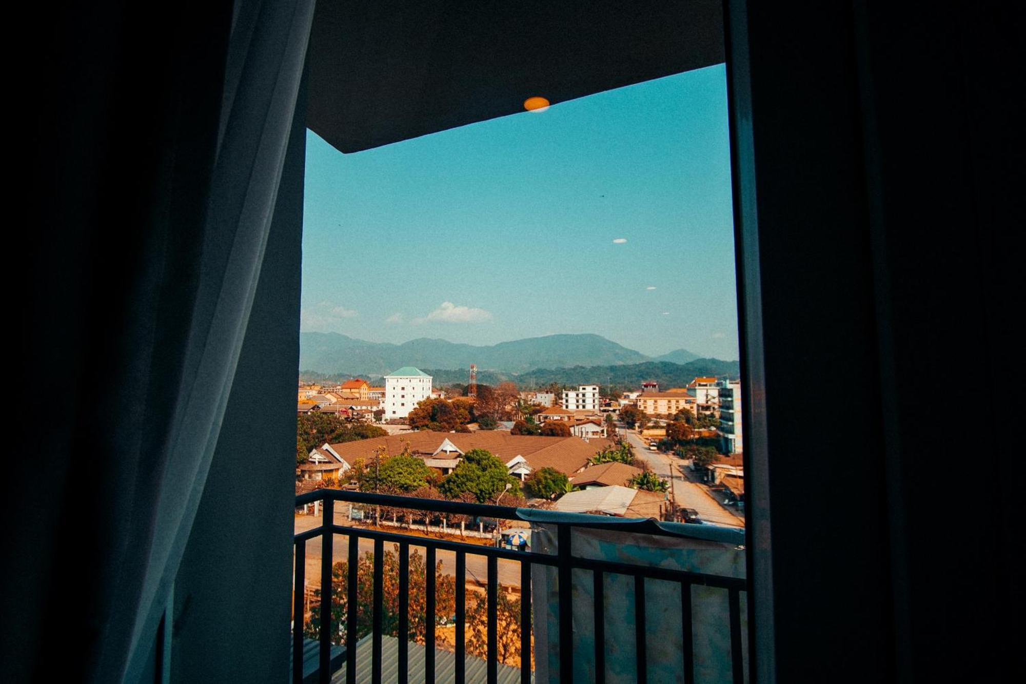 The Elephant Crossing Hotel Vang Vieng Exterior foto