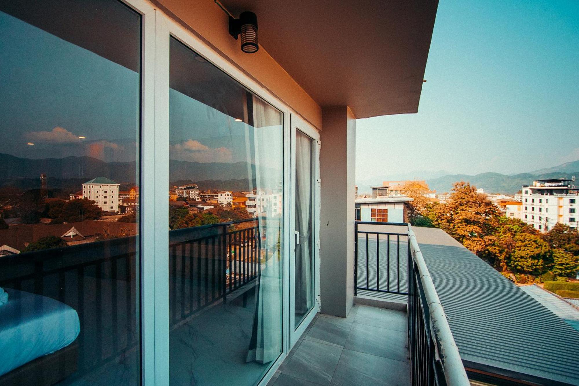 The Elephant Crossing Hotel Vang Vieng Exterior foto