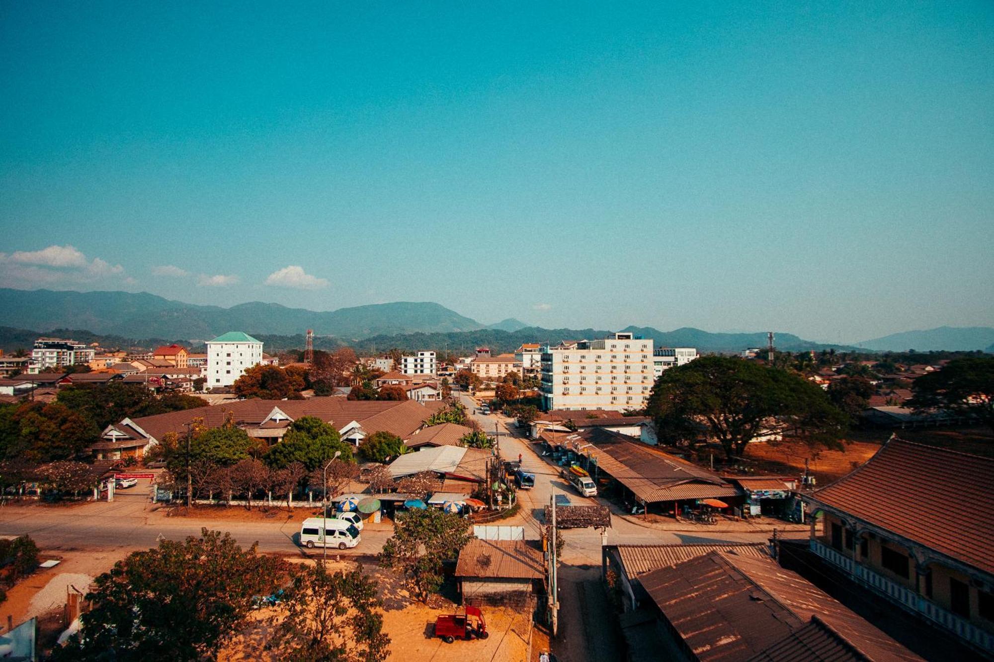 The Elephant Crossing Hotel Vang Vieng Exterior foto