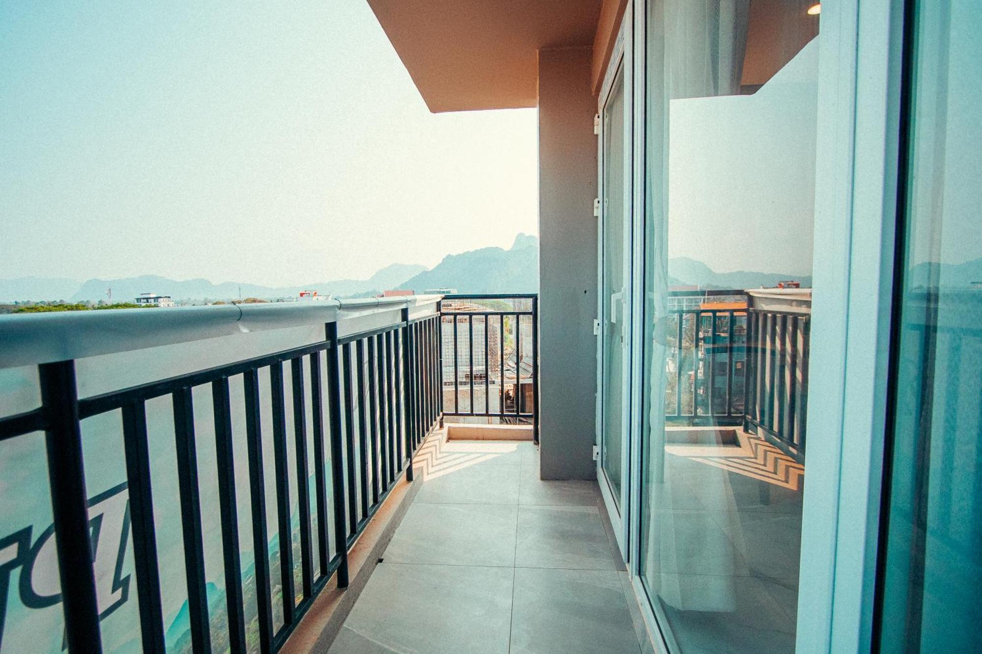 The Elephant Crossing Hotel Vang Vieng Exterior foto