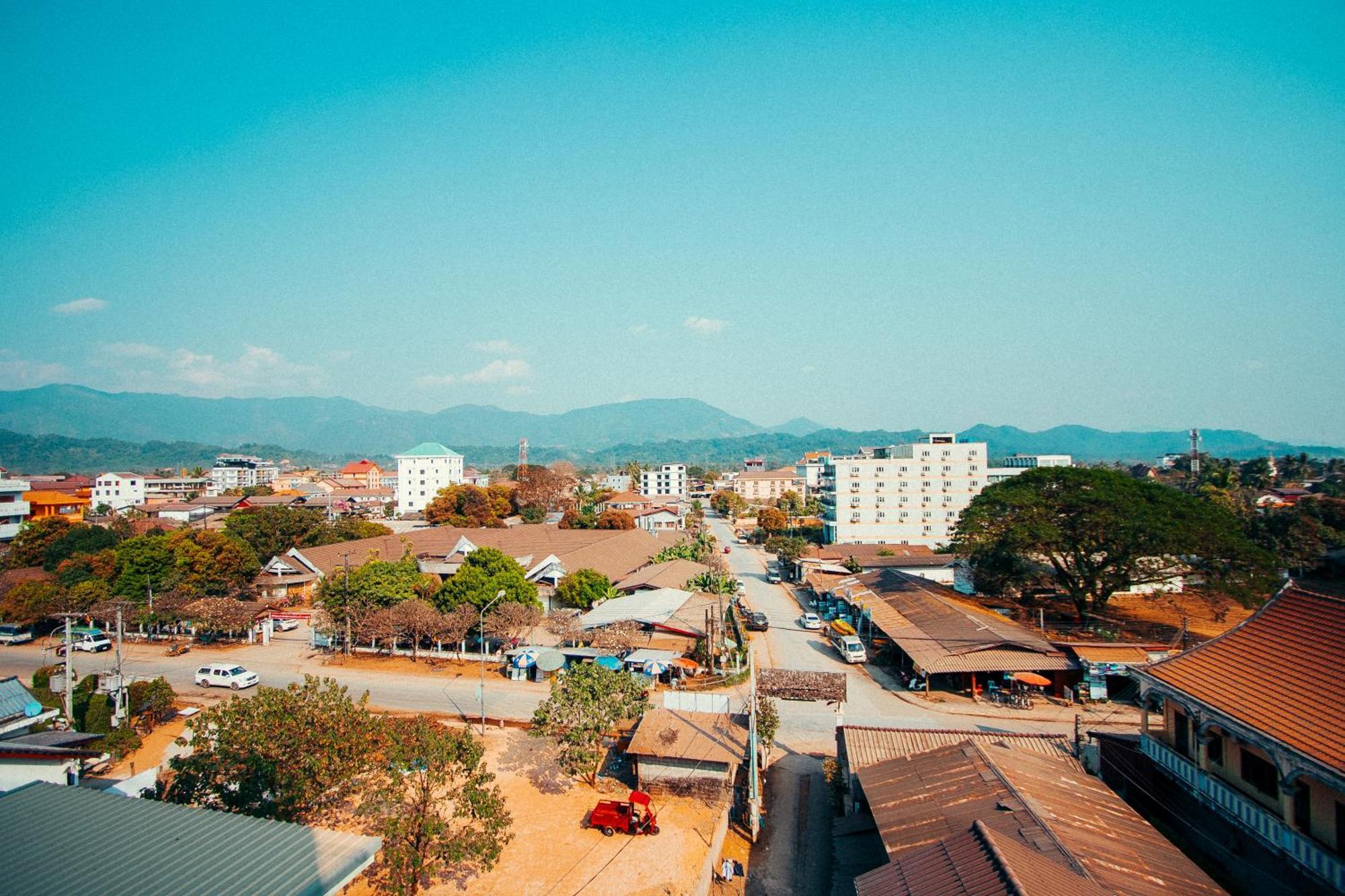 The Elephant Crossing Hotel Vang Vieng Exterior foto